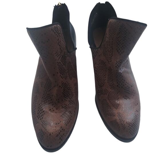 Andrew Geller Friona Block Heel Bootie Snakeskin Print Size 6.5 - Picture 3 of 10